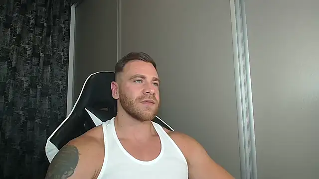 Snapshot of Thori92 chatting on July 17, 2026, 8:35 pm Thori92 online show from July 17, 2026, 8:35 pm