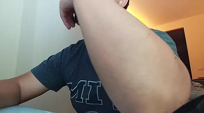 VonDoomdelToro online show from February 11, 2025, 5:16 am