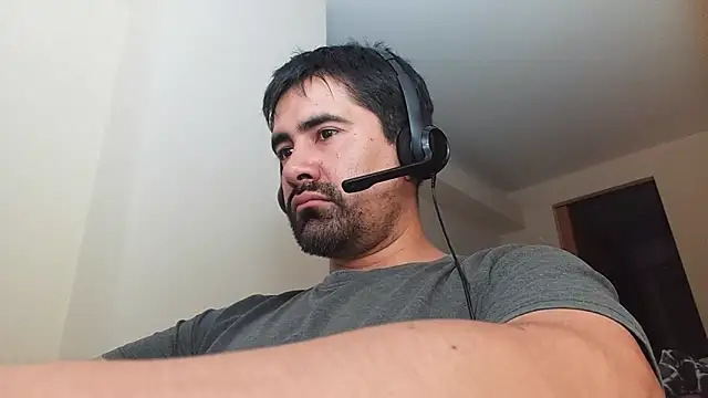 VonDoomdelToro online show from February 14, 2025, 1:45 am