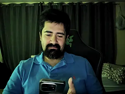 VonDoomdelToro online show from November 2, 2025, 6:05 am