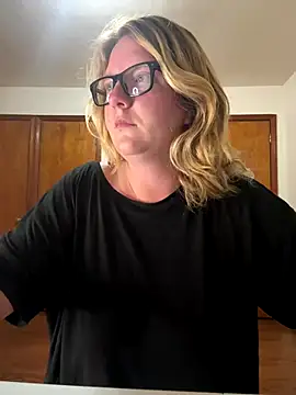 Lizzyloo online show from September 29, 2025, 7:57 am