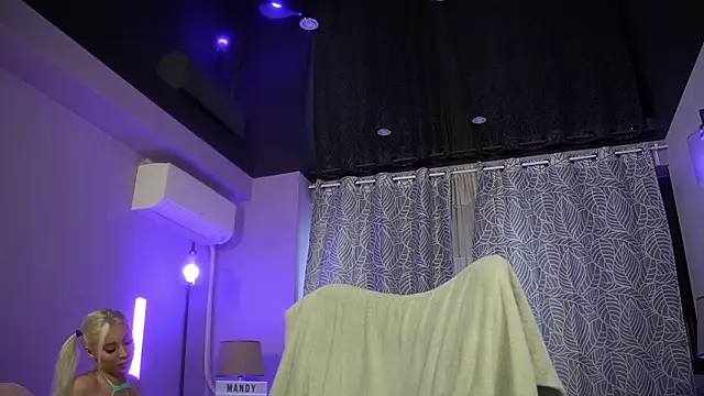 Snapshot of mandypeas chatting on February 4, 2026, 7:36 am mandypeas online show from February 4, 2026, 7:36 am