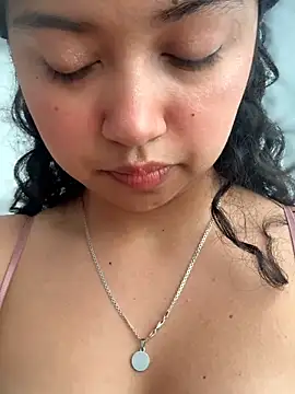 Peach Girll online show from March 27, 2026, 2:50 pm