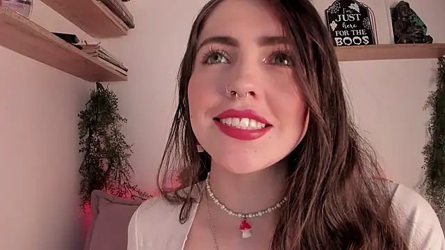 llanna  online show from November 4, 2025, 9:41 am