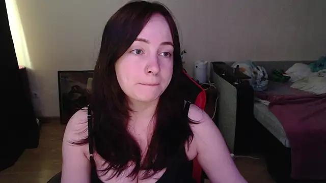 Laralianna online show from May 27, 2026, 11:18 am