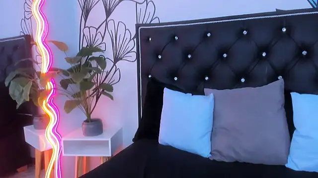 Sweet Ariadna  online show from March 18, 2026, 12:08 pm