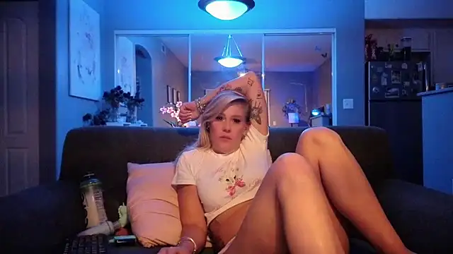 Snapshot of Lexi_Shocker chatting on September 10, 2025, 6:24 am Lexi Shocker online show from September 10, 2025, 6:24 am