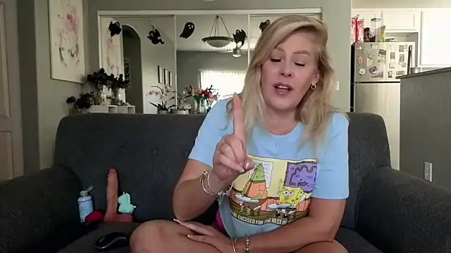 Snapshot of Lexi_Shocker chatting on September 20, 2025, 5:47 pm Lexi Shocker online show from September 20, 2025, 5:47 pm