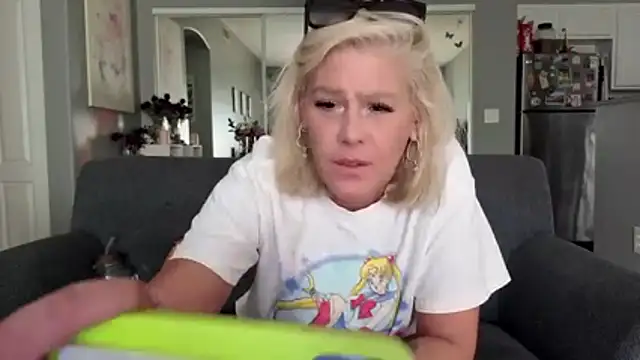 Snapshot of Lexi_Shocker chatting on March 4, 2026, 11:00 pm Lexi Shocker online show from March 4, 2026, 11:00 pm