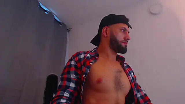 Snapshot of Oliverdrew_1 chatting on January 25, 2025, 11:00 pm Oliverdrew 1 online show from January 25, 2025, 11:00 pm