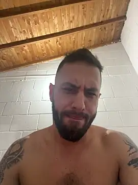 Snapshot of Oliverdrew_1 chatting on January 27, 2025, 12:01 am Oliverdrew 1 online show from January 27, 2025, 12:01 am