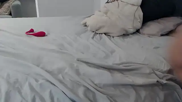 Snapshot of sweeti_Em chatting on October 27, 2025, 6:56 pm sweeti Em online show from October 27, 2025, 6:56 pm