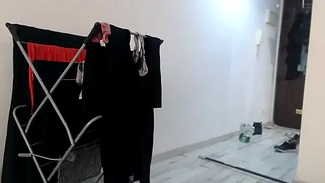 Snapshot of sweeti_Em chatting on November 9, 2025, 8:56 am sweeti Em online show from November 9, 2025, 8:56 am