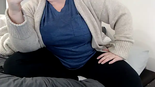 sweeti Em online show from February 8, 2026, 6:11 pm