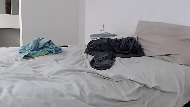 sweeti Em online show from February 18, 2026, 7:21 pm