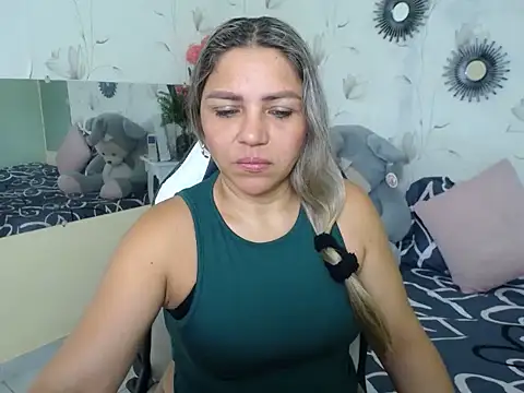 cum bigass online show from December 4, 2025, 12:14 pm