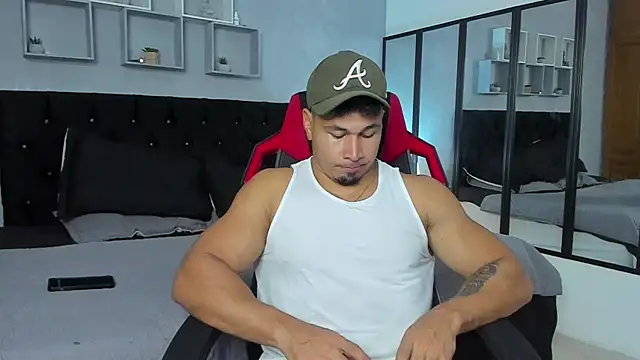 tyler hank01 online show from October 30, 2025, 6:19 pm