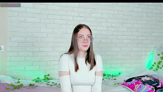 Snapshot of LinaKenny chatting on November 22, 2025, 5:56 pm LinaKenny online show from November 22, 2025, 5:56 pm