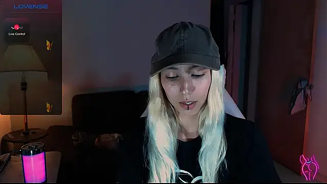 Saucy Jenn online show from December 7, 2024, 2:42 am