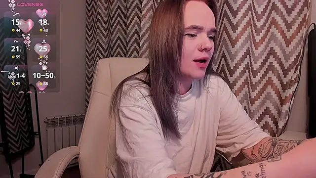 Snapshot of SarahRomantic chatting on April 8, 2026, 7:03 pm SarahRomantic online show from April 8, 2026, 7:03 pm