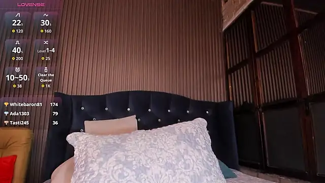 JuliaDawson  online show from February 3, 2026, 2:53 am