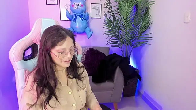 Snapshot of Kyomi_chang chatting on March 3, 2025, 12:37 pm Kyomi chang online show from March 3, 2025, 12:37 pm