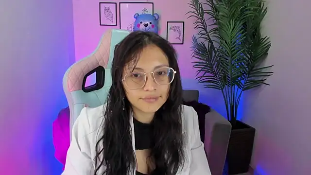 Snapshot of Kyomi_chang chatting on March 15, 2025, 1:29 pm Kyomi chang online show from March 15, 2025, 1:29 pm