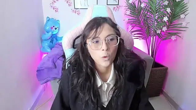 Snapshot of Kyomi_chang chatting on March 20, 2025, 12:53 pm Kyomi chang online show from March 20, 2025, 12:53 pm