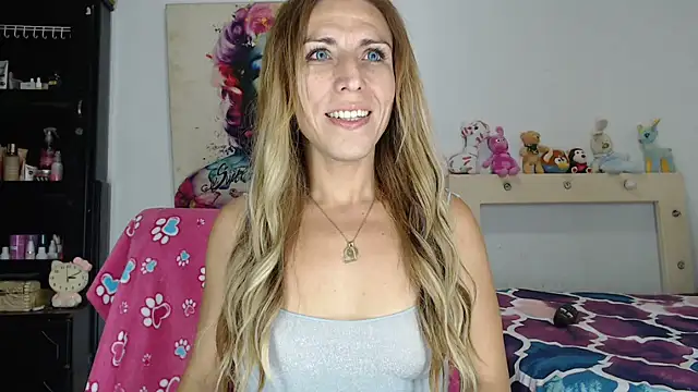 aleera starxx982 online show from June 14, 2026, 6:04 am