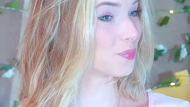 GentleRossi online show from April 13, 2026, 8:47 pm