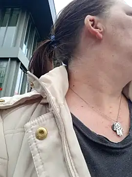 saharaheiss online show from December 4, 2024, 1:53 pm