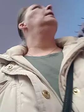 saharaheiss online show from March 3, 2025, 2:26 pm