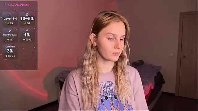 Chanel Gill online show from March 23, 2025, 8:15 am