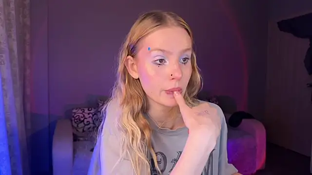 Chanel Gill online show from September 10, 2025, 3:56 pm