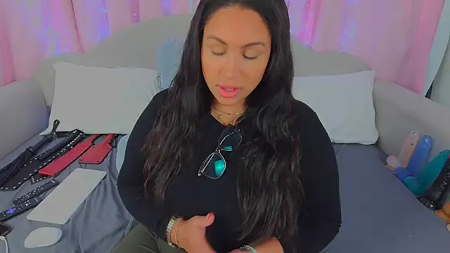 MeghanXO online show from February 11, 2025, 2:46 pm