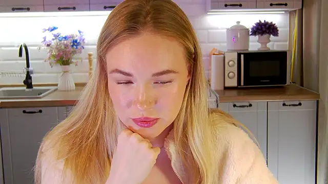 Veronika Mitchel online show from September 30, 2025, 5:40 pm