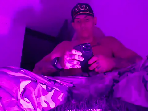 Snapshot of xxxtreme_master7 chatting on May 17, 2026, 4:32 am xxxtreme master7 online show from May 17, 2026, 4:32 am