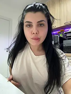 Snapshot of Scarlett-Dream chatting on April 2, 2026, 5:49 am Scarlett-Dream online show from April 2, 2026, 5:49 am