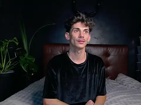 Snapshot of DanielCrush1 chatting on October 4, 2025, 6:17 pm DanielCrush1 online show from October 4, 2025, 6:17 pm