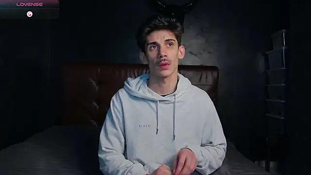 Snapshot of DanielCrush1 chatting on January 16, 2026, 2:15 am DanielCrush1 online show from January 16, 2026, 2:15 am