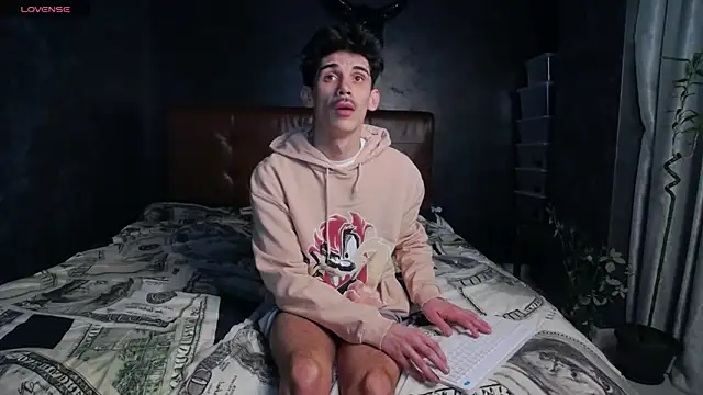 Snapshot of DanielCrush1 chatting on February 20, 2026, 6:48 am DanielCrush1 online show from February 20, 2026, 6:48 am