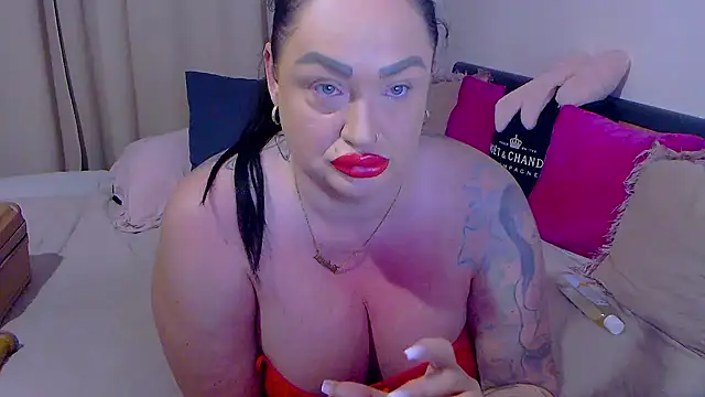 Snapshot of BustyVicky chatting on May 3, 2026, 8:04 pm BustyVicky online show from May 3, 2026, 8:04 pm