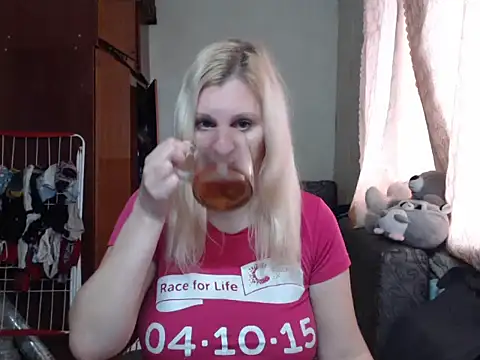 Snapshot of BustyBlond chatting on January 11, 2025, 9:47 am BustyBlond online show from January 11, 2025, 9:47 am