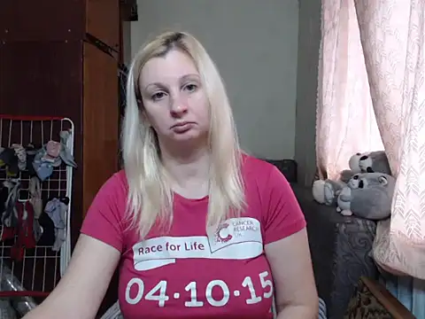 Snapshot of BustyBlond chatting on January 13, 2025, 12:02 pm BustyBlond online show from January 13, 2025, 12:02 pm