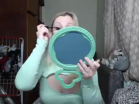 Snapshot of BustyBlond chatting on January 17, 2025, 5:21 am BustyBlond online show from January 17, 2025, 5:21 am