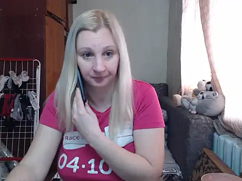 Snapshot of BustyBlond chatting on January 19, 2025, 12:39 pm BustyBlond online show from January 19, 2025, 12:39 pm