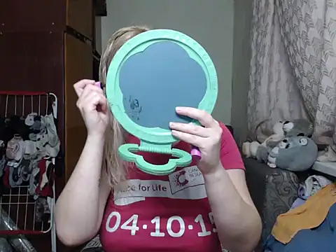 Snapshot of BustyBlond chatting on January 23, 2025, 5:24 am BustyBlond online show from January 23, 2025, 5:24 am