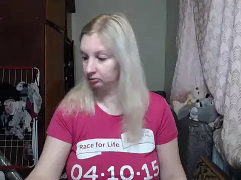 Snapshot of BustyBlond chatting on January 25, 2025, 6:01 am BustyBlond online show from January 25, 2025, 6:01 am