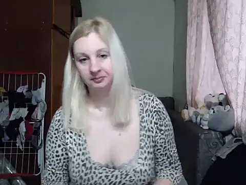 Snapshot of BustyBlond chatting on January 31, 2025, 6:02 am BustyBlond online show from January 31, 2025, 6:02 am