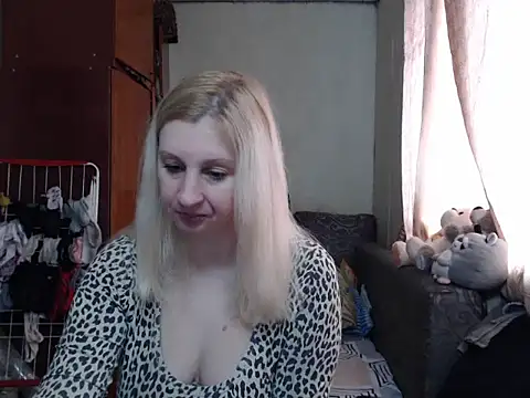 Snapshot of BustyBlond chatting on January 31, 2025, 9:05 am BustyBlond online show from January 31, 2025, 9:05 am